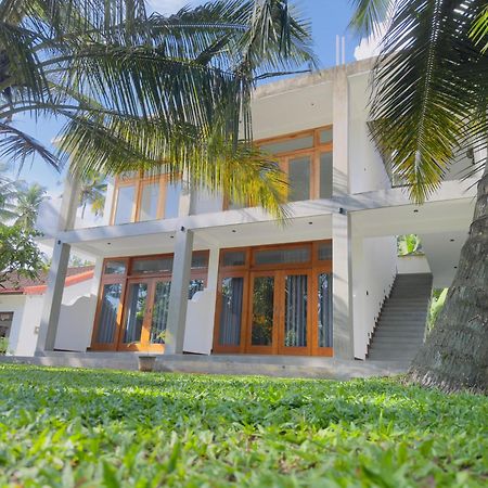 New Ocean Breeze Madiha Hotel Matara Bagian luar foto