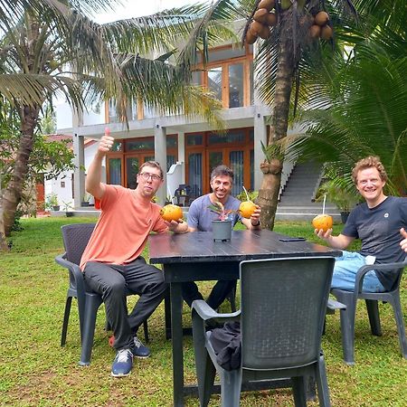 New Ocean Breeze Madiha Hotel Matara Bagian luar foto