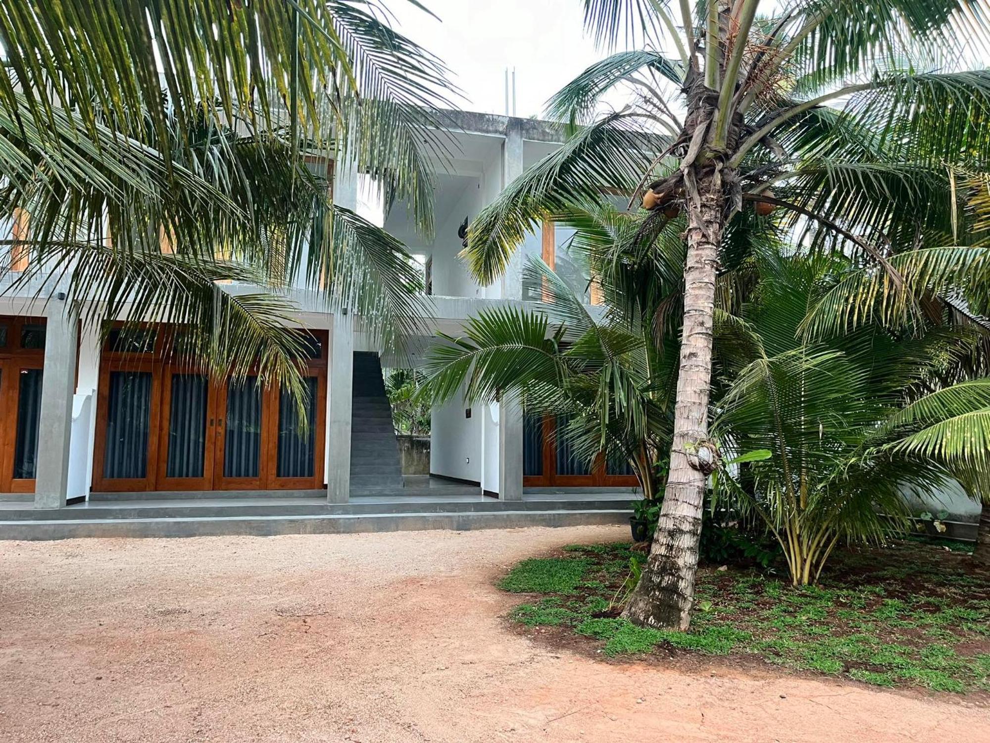 New Ocean Breeze Madiha Hotel Matara Bagian luar foto