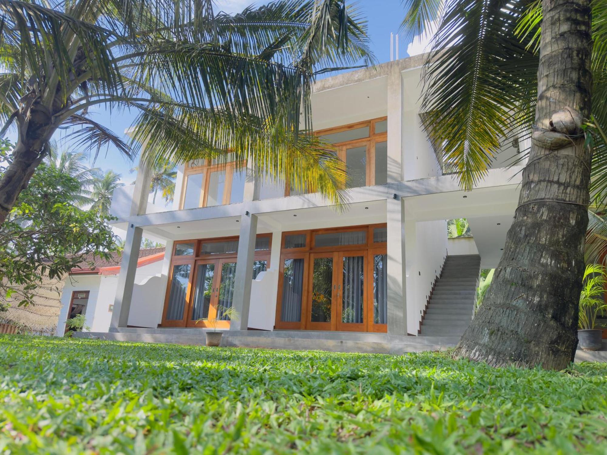 New Ocean Breeze Madiha Hotel Matara Bagian luar foto
