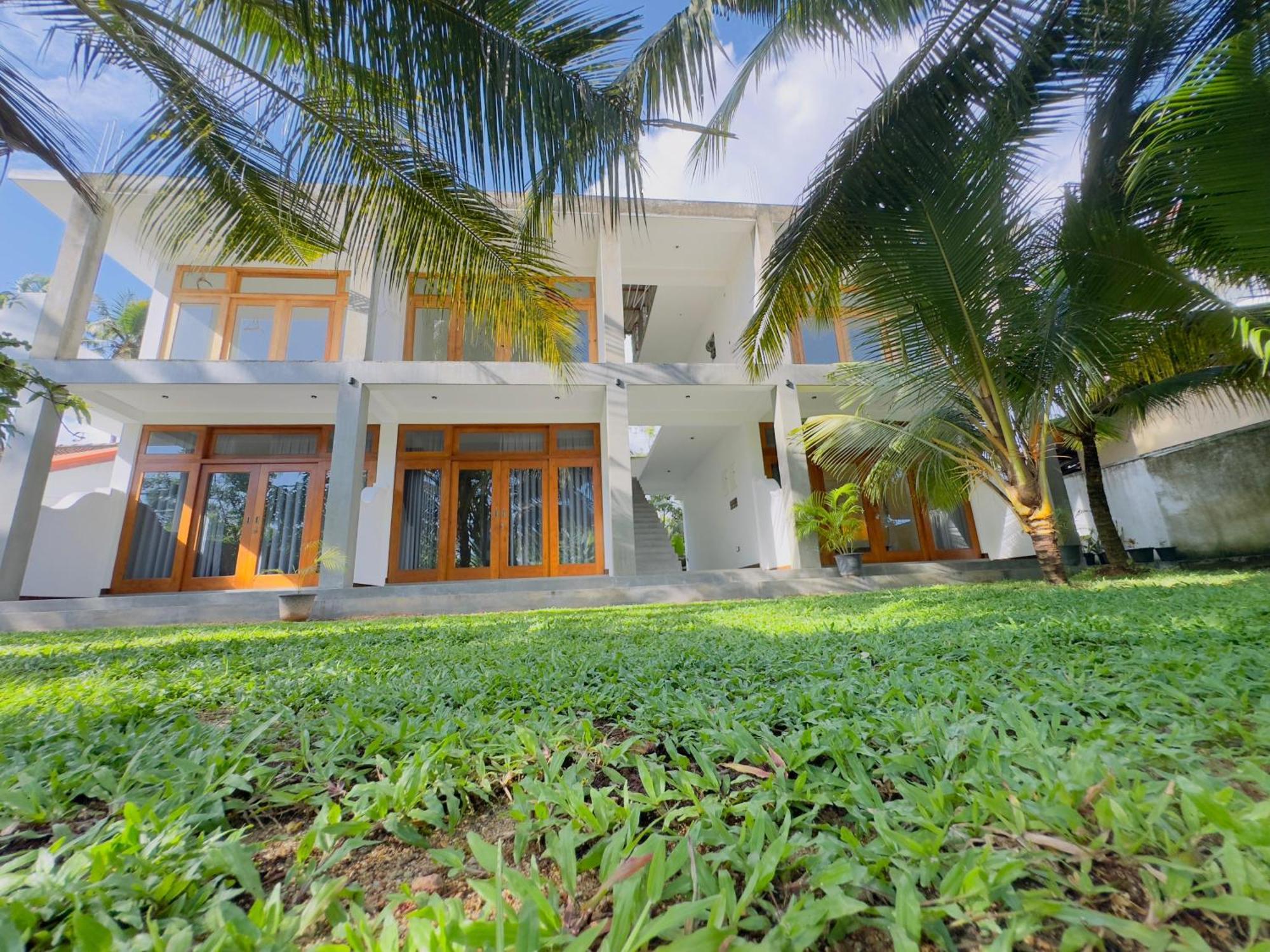 New Ocean Breeze Madiha Hotel Matara Bagian luar foto
