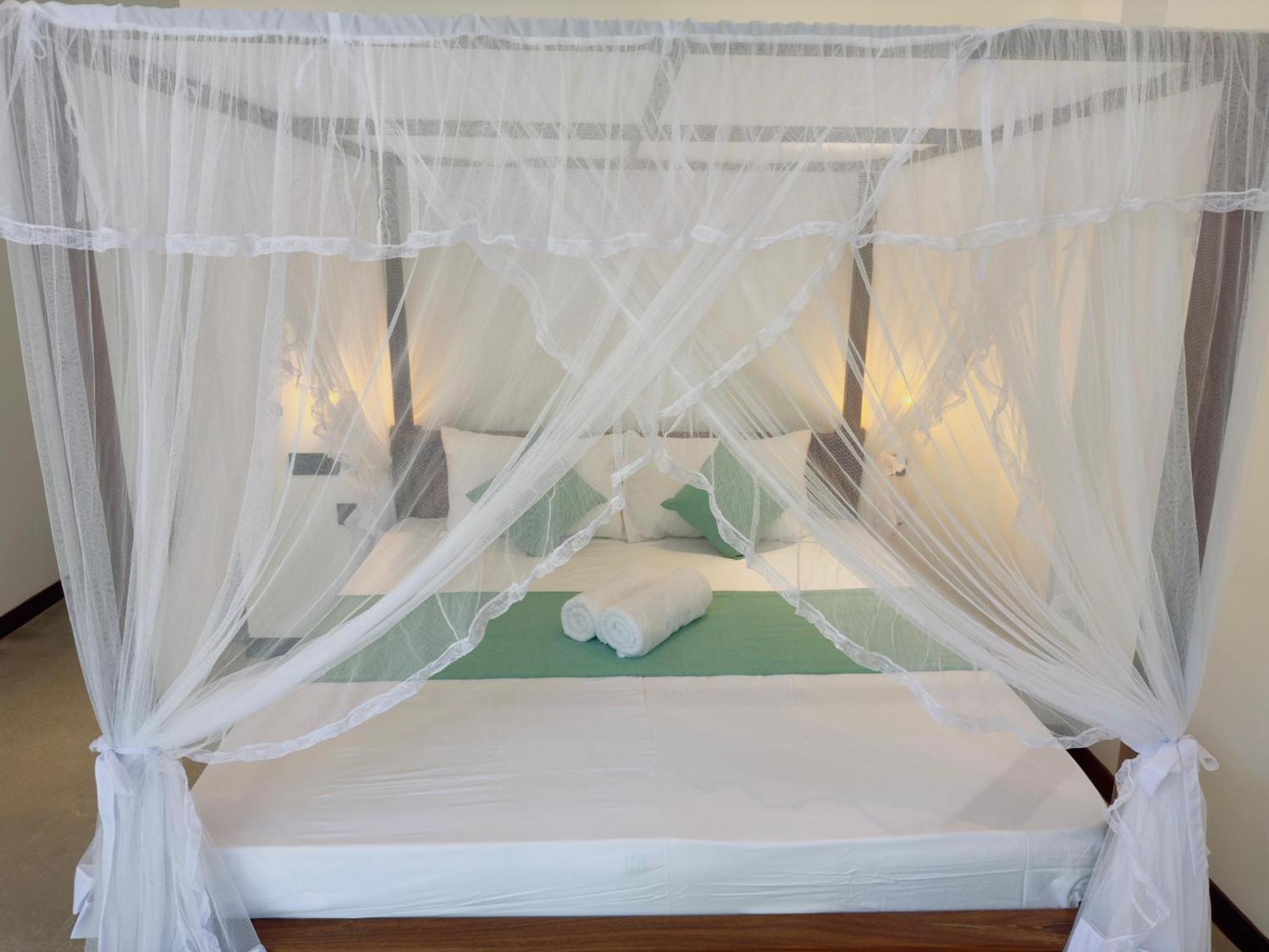New Ocean Breeze Madiha Hotel Matara Bagian luar foto